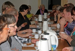 Debatten fortsatte under kaffen